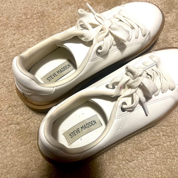 Women’s Steve Madden White Sneakers - Picture 3 of 4